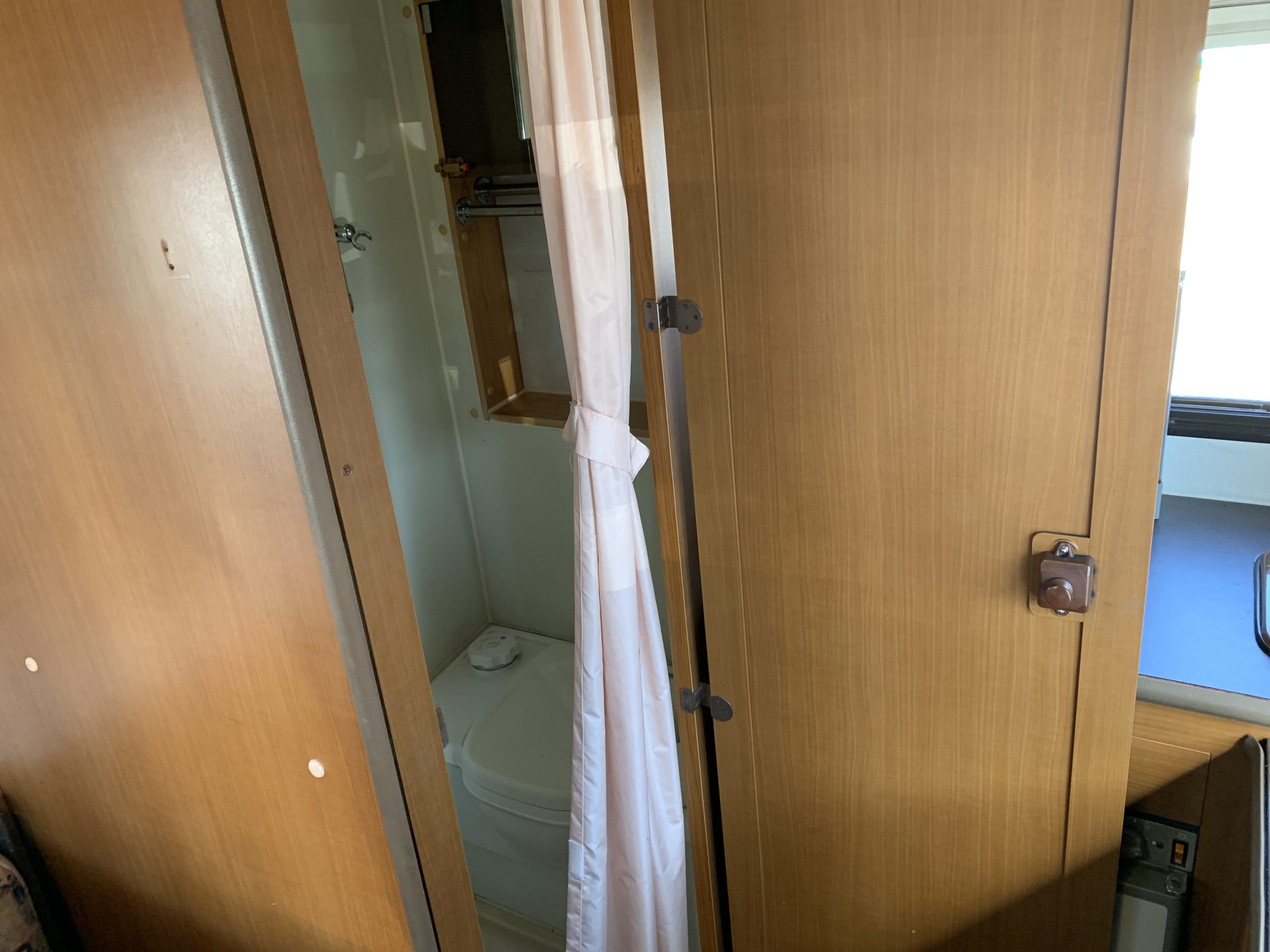 シャワー＆トイレルーム