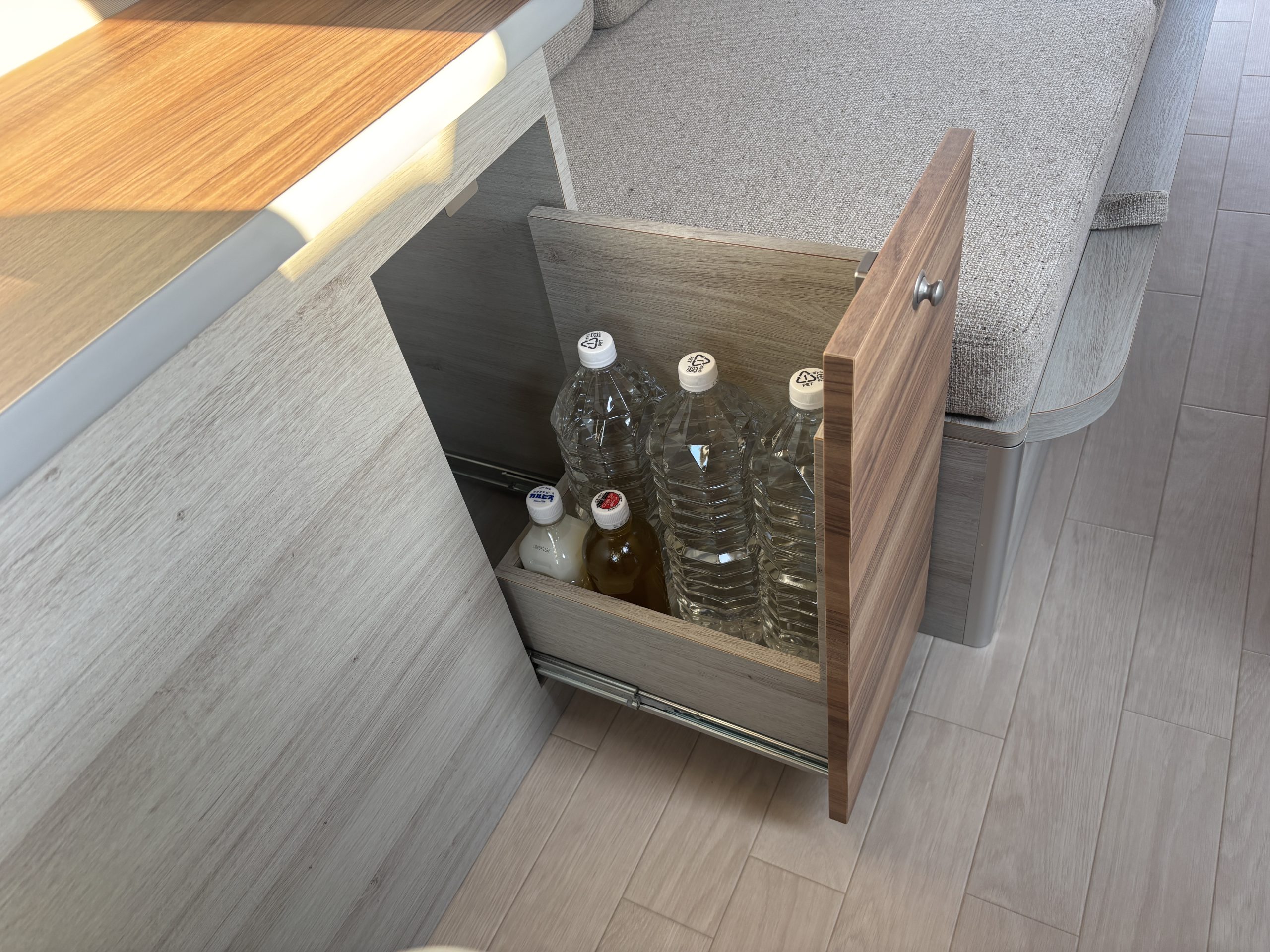 ペットボトルストッカー